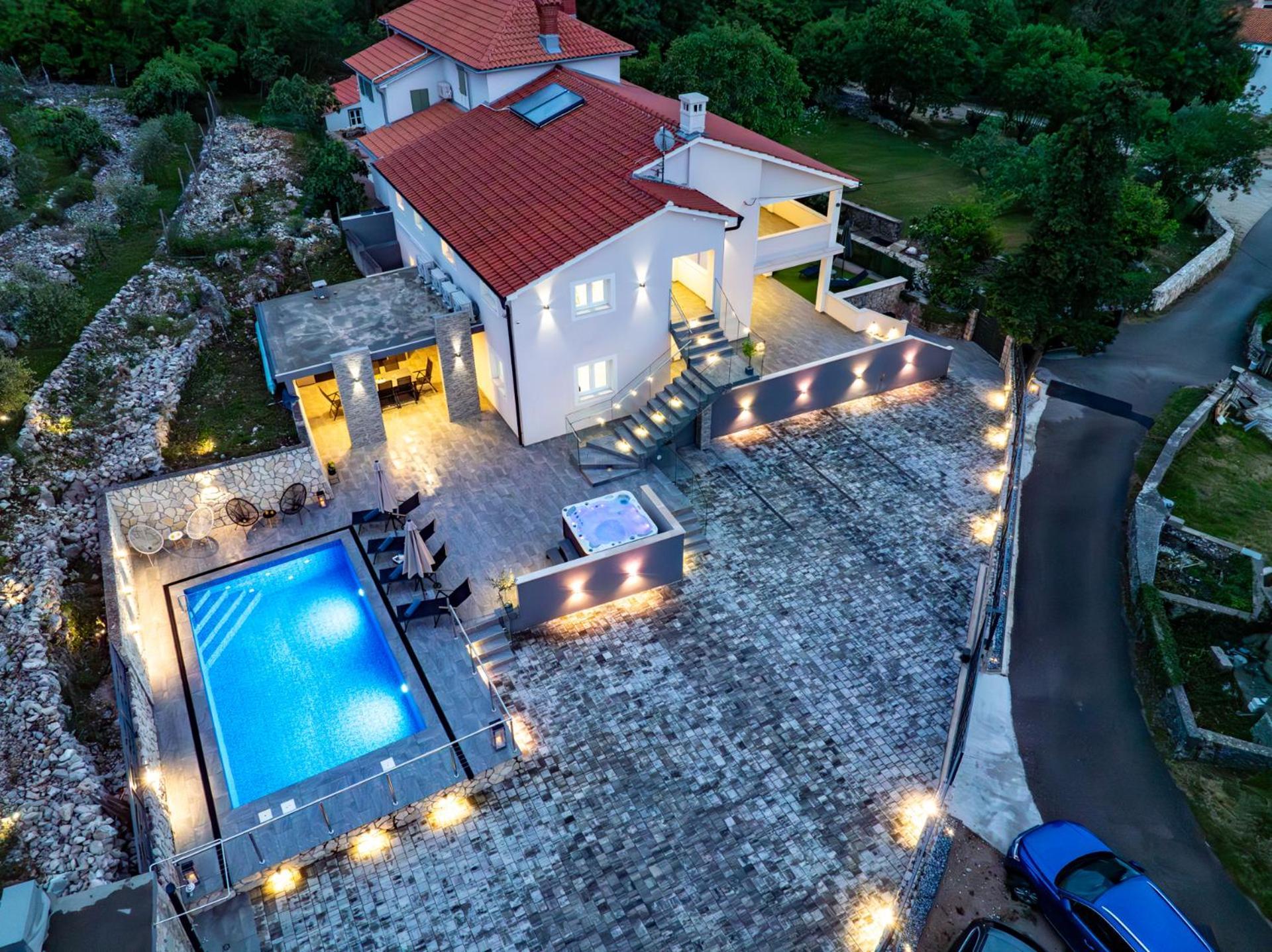 Adri Villa