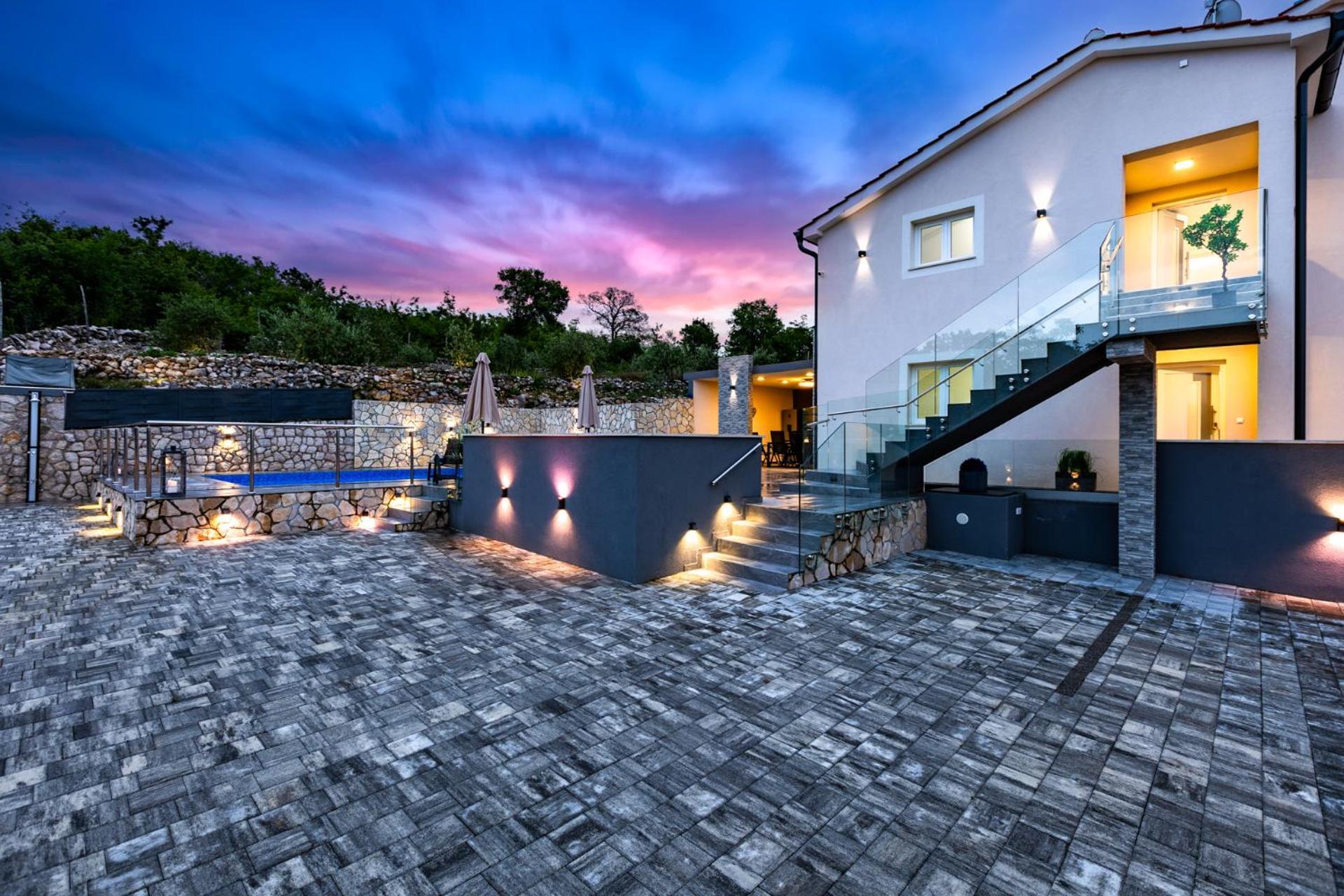 Adri Villa